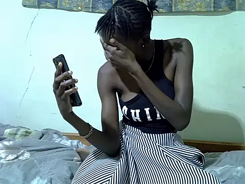 Snapshot of Pretty_min chatting on May 19, 8:37 pm Pretty min online show from May 19, 8:37 pm