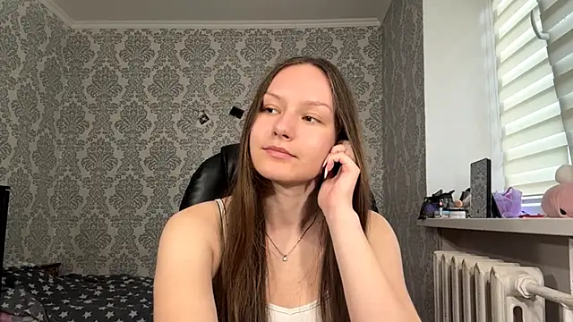 ShaylaChong online show from June 10, 4:23 am