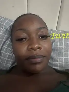 Snapshot of sexy_linah01 chatting on May 18, 1:50 pm sexy linah01 online show from May 18, 1:50 pm