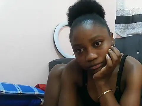 Snapshot of Sweet_Rosy chatting on June 5, 10:21 am Sweet Rosy online show from June 5, 10:21 am