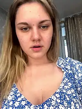 Snapshot of la_lisa_ chatting on June 7, 6:39 am la lisa online show from June 7, 6:39 am