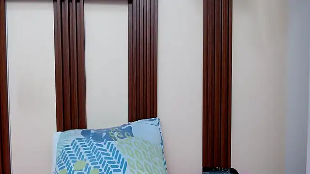 skinnykattylush19 online show from June 21, 5:43 am
