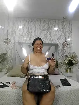 Snapshot of MiaPeach_ chatting on June 12, 5:56 pm MiaPeach online show from June 12, 5:56 pm