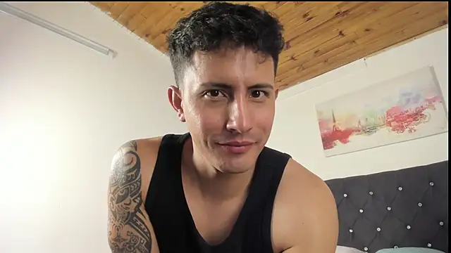 Snapshot of marcos_vieyra chatting on June 3, 7:41 pm marcos vieyra online show from June 3, 7:41 pm