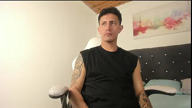 Snapshot of marcos_vieyra chatting on June 4, 7:53 pm marcos vieyra online show from June 4, 7:53 pm
