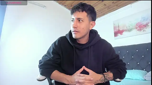Snapshot of marcos_vieyra chatting on June 8, 6:41 pm marcos vieyra online show from June 8, 6:41 pm