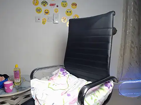 Snapshot of BellaIvy chatting on May 20, 7:09 pm BellaIvy online show from May 20, 7:09 pm