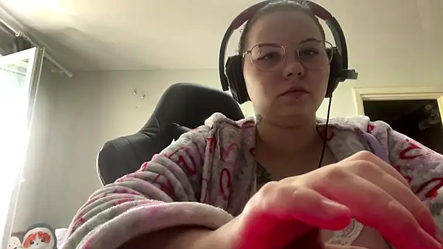 Redhair girl online show from June 4, 12:55 pm
