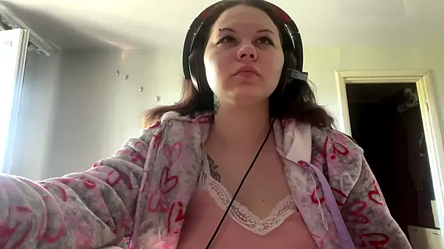 Redhair girl online show from June 6, 11:04 am