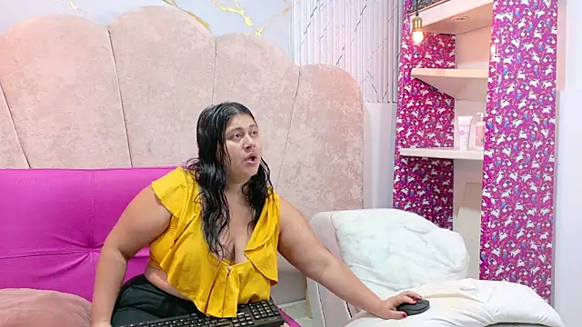 ParejaCurvy20 online show from July 5, 10:44 am