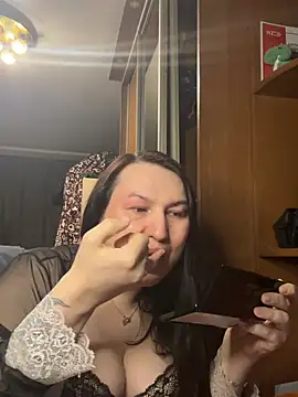 Snapshot of EvaBeautyXxX chatting on June 4, 9:21 pm EvaBeautyXxX online show from June 4, 9:21 pm