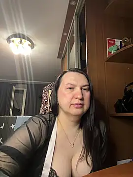 Snapshot of EvaBeautyXxX chatting on June 7, 10:57 pm EvaBeautyXxX online show from June 7, 10:57 pm