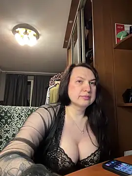 Snapshot of EvaBeautyXxX chatting on June 9, 10:32 pm EvaBeautyXxX online show from June 9, 10:32 pm
