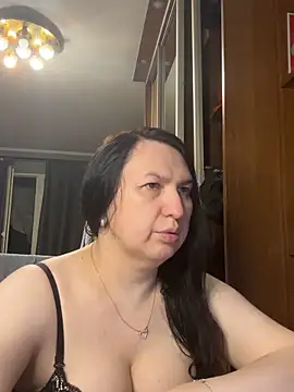 Snapshot of EvaBeautyXxX chatting on June 13, 10:51 pm EvaBeautyXxX online show from June 13, 10:51 pm