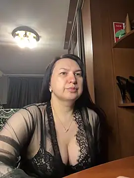 Snapshot of EvaBeautyXxX chatting on June 17, 8:32 pm EvaBeautyXxX online show from June 17, 8:32 pm