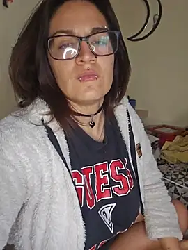 Karengenesisx online show from June 10, 4:39 pm