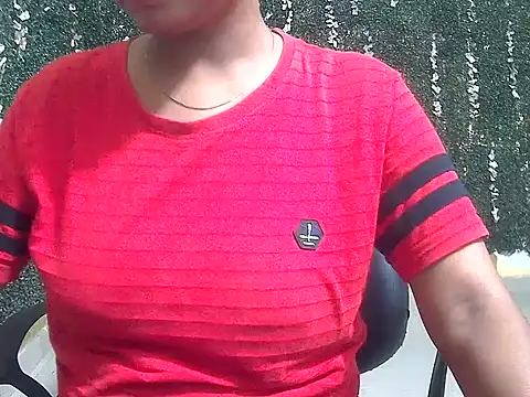 Snapshot of shallykaur chatting on June 11, 4:54 am shallykaur online show from June 11, 4:54 am
