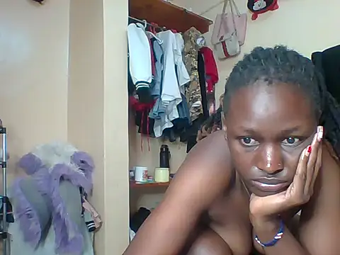 Snapshot of petite_cuteass chatting on May 29, 3:37 am petite cuteass online show from May 29, 3:37 am
