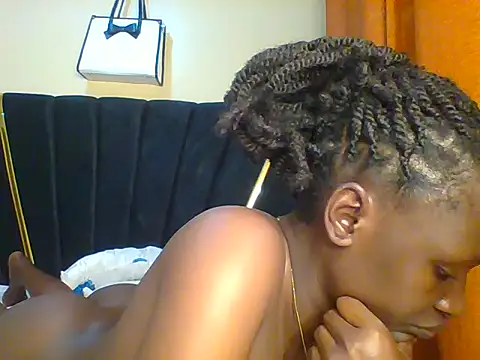 Snapshot of petite_cuteass chatting on June 10, 5:56 pm petite cuteass online show from June 10, 5:56 pm