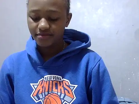 Snapshot of Petite_Ebony10 chatting on June 4, 4:35 pm Petite Ebony10 online show from June 4, 4:35 pm