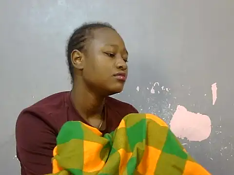 Snapshot of Petite_Ebony10 chatting on June 18, 4:57 am Petite Ebony10 online show from June 18, 4:57 am