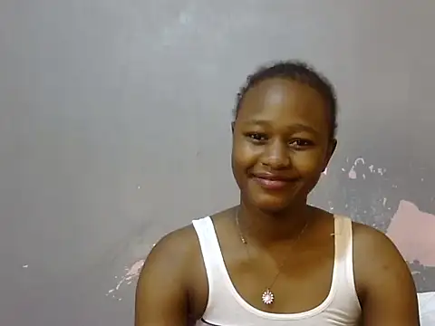 Snapshot of Petite_Ebony10 chatting on June 19, 9:29 pm Petite Ebony10 online show from June 19, 9:29 pm