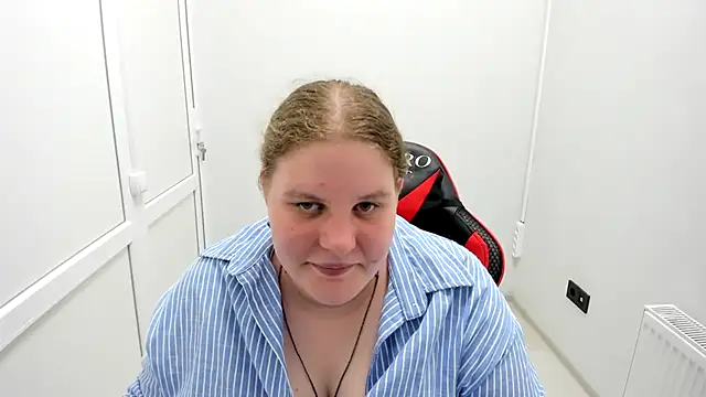 Snapshot of Bella_shyy_ chatting on June 11, 2:04 pm Bella shyy online show from June 11, 2:04 pm