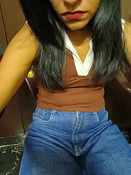 Snapshot of Shanaya_001 chatting on May 23, 5:45 am Shanaya 001 online show from May 23, 5:45 am