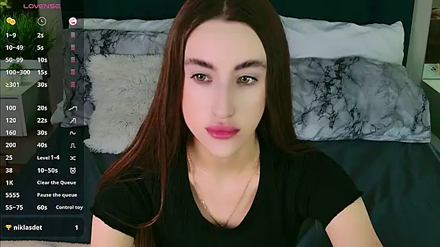 Snapshot of MadisonRen chatting on June 4, 12:11 pm MadisonRen online show from June 4, 12:11 pm