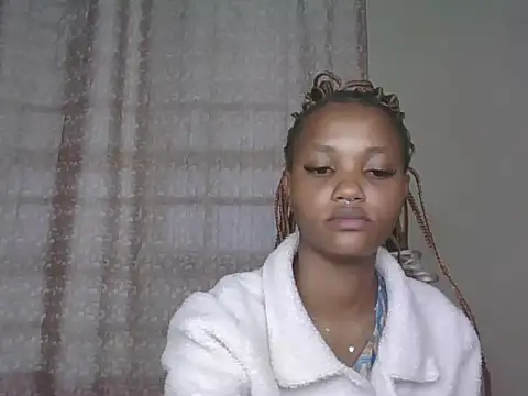 PrettyT5 online show from June 28, 5:46 am