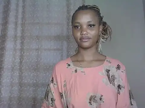 PrettyT5 online show from June 29, 6:19 am