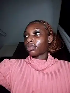 Snapshot of miss_petite0 chatting on August 1, 2:05 pm miss petite0 online show from August 1, 2:05 pm