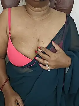 Snapshot of MISS-LOVEV chatting on June 14, 12:52 am MISS-LOVEV online show from June 14, 12:52 am