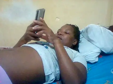 Snapshot of Camilla-Sweets chatting on June 17, 6:42 pm Camilla-Sweets online show from June 17, 6:42 pm