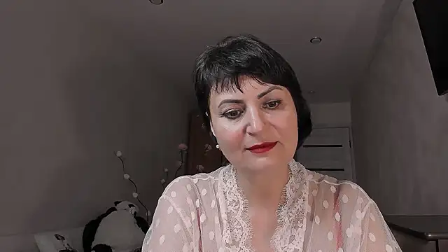 Snapshot of Helen_Beller chatting on June 1, 5:36 pm Helen Beller online show from June 1, 5:36 pm