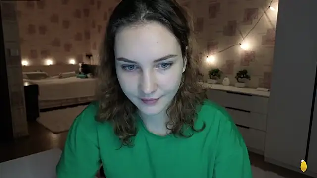 Snapshot of Megan_swiftss chatting on June 4, 6:47 pm Megan swiftss online show from June 4, 6:47 pm