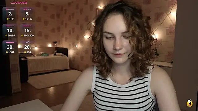 Snapshot of Megan_swiftss chatting on June 15, 6:21 pm Megan swiftss online show from June 15, 6:21 pm