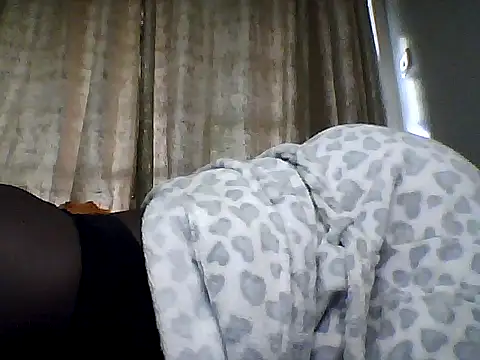 cutiebreey online show from June 9, 1:45 pm