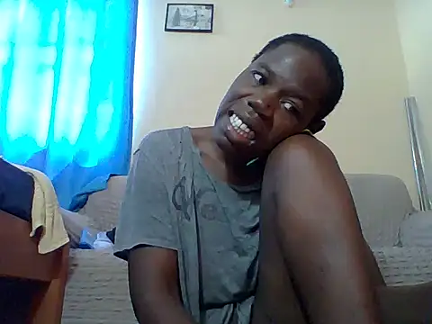 Snapshot of Blacksexyqueen24 chatting on July 7, 9:46 am Blacksexyqueen24 online show from July 7, 9:46 am