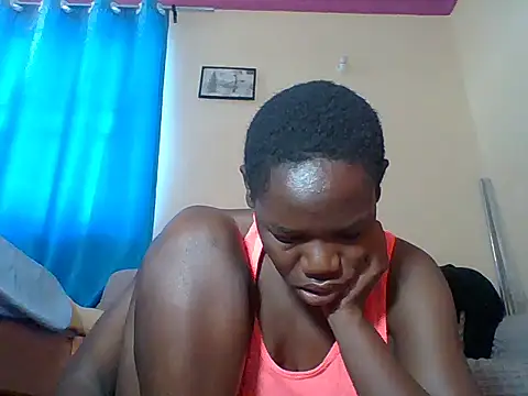 Snapshot of Blacksexyqueen24 chatting on July 18, 6:50 am Blacksexyqueen24 online show from July 18, 6:50 am