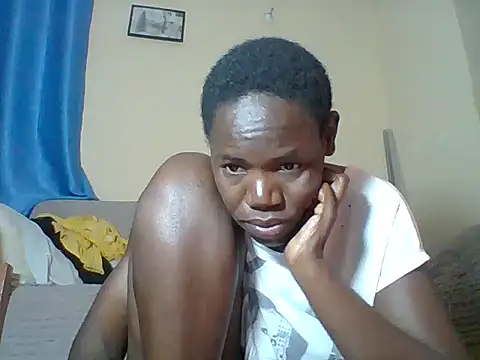 Snapshot of Blacksexyqueen24 chatting on July 20, 10:45 pm Blacksexyqueen24 online show from July 20, 10:45 pm