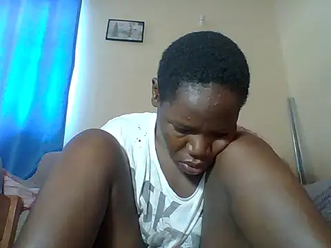 Snapshot of Blacksexyqueen24 chatting on July 23, 9:51 am Blacksexyqueen24 online show from July 23, 9:51 am