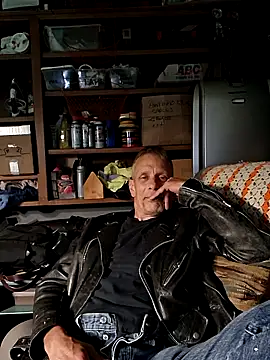 Snapshot of truckdawg2023 chatting on June 9, 2:28 pm truckdawg2023 online show from June 9, 2:28 pm