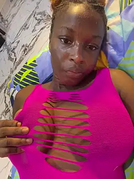 Snapshot of SassyPaulette chatting on June 22, 11:18 am SassyPaulette online show from June 22, 11:18 am
