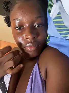 Snapshot of SassyPaulette chatting on July 1, 8:05 am SassyPaulette online show from July 1, 8:05 am