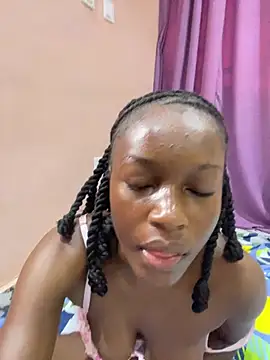Snapshot of SassyPaulette chatting on August 1, 8:24 am SassyPaulette online show from August 1, 8:24 am