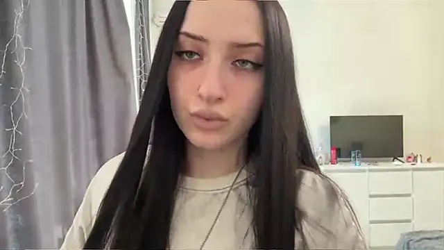 KiraJaydes online show from June 12, 12:15 pm