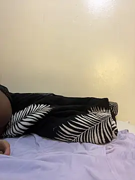 Snapshot of secxy-Petite chatting on June 1, 12:34 am secxy-Petite online show from June 1, 12:34 am