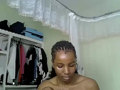 Snapshot of Sexy_vylsa chatting on June 5, 5:29 pm Sexy vylsa online show from June 5, 5:29 pm