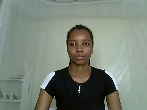 Snapshot of Sexy_vylsa chatting on June 13, 6:44 am Sexy vylsa online show from June 13, 6:44 am